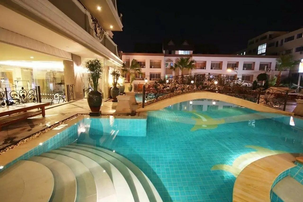 Lk Royal Suite Pattaya Exteriör bild