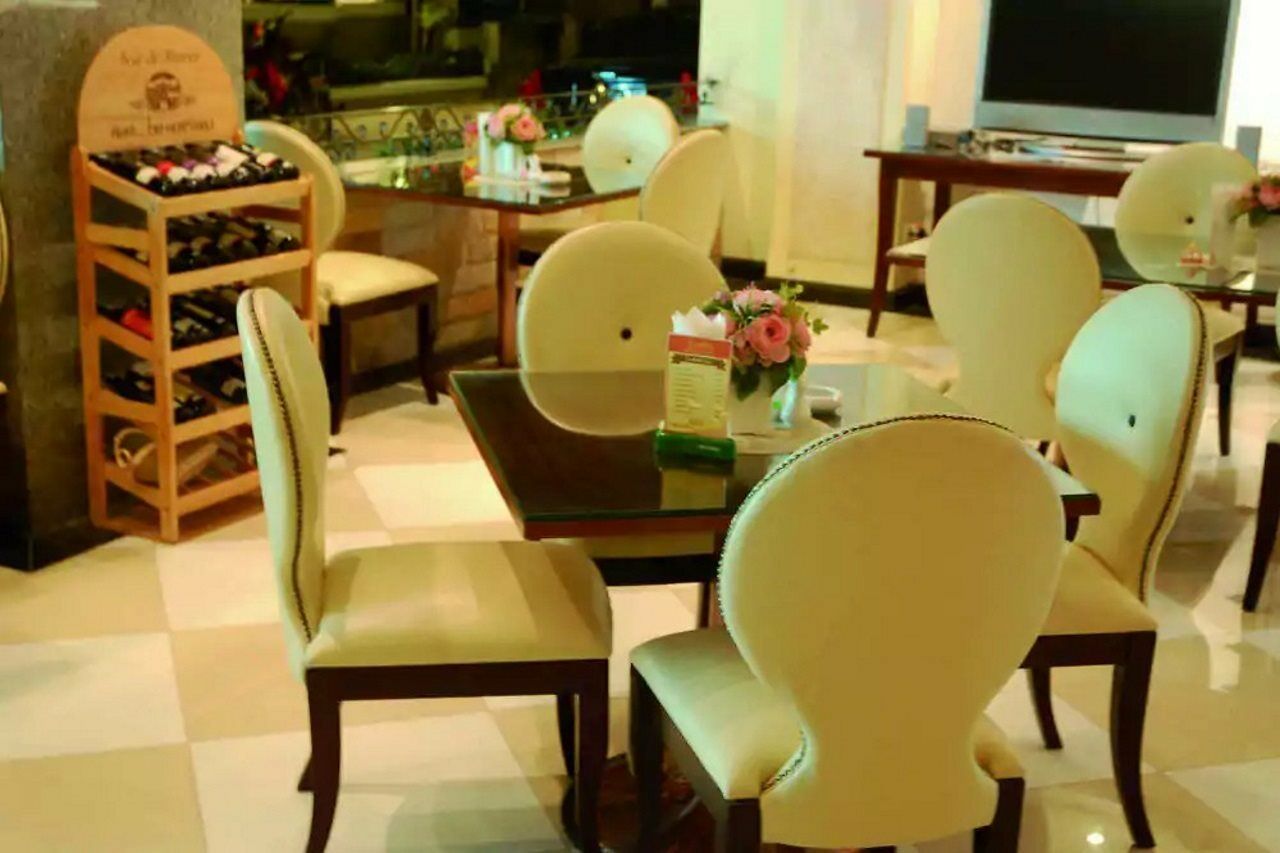 Lk Royal Suite Pattaya Exteriör bild